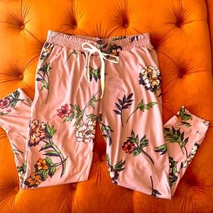 See You Monday floral skinny pocket pants 💕